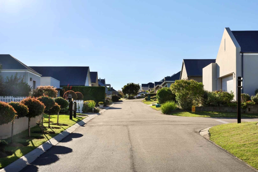 3 Bedroom Property for Sale in Kraaibosch Western Cape
